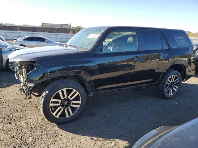 2018 TOYOTA 4RUNNER SR — VIN JTEBU5JR1J5533434