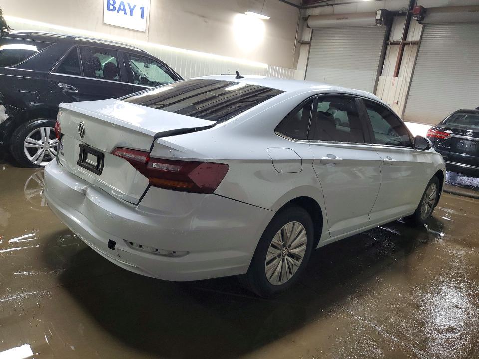 3VWCB7BU9KM141226