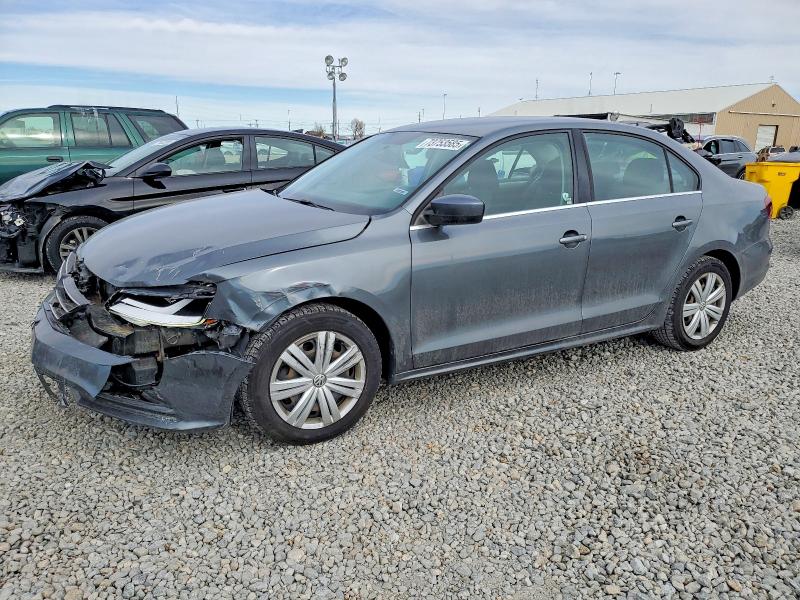 3VW2B7AJ8HM392301