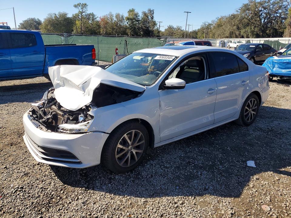 2017 VOLKSWAGEN JETTA — VIN 3VWDB7AJ1HM393685