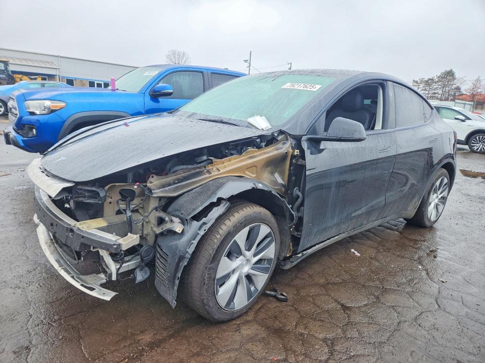 2023 TESLA MODEL Y — VIN 7SAYGAEE5PF961913