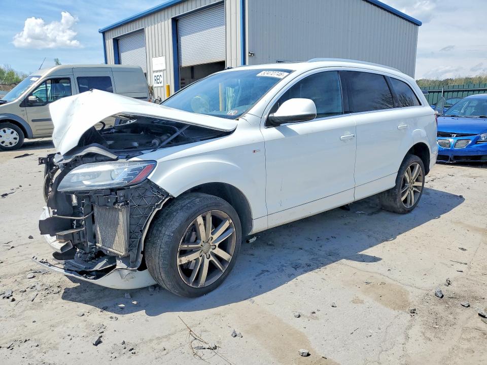 2015 AUDI Q7 — VIN WA1WMAFE4FD024031