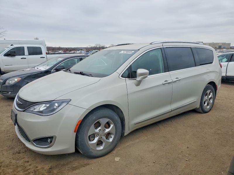 2017 CHRYSLER PACIFICA — VIN 2C4RC1EG3HR592375