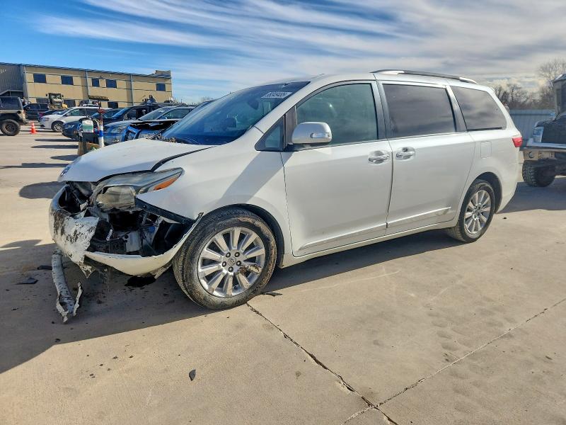 2015 TOYOTA SIENNA — VIN 5TDYK3DC8FS595284