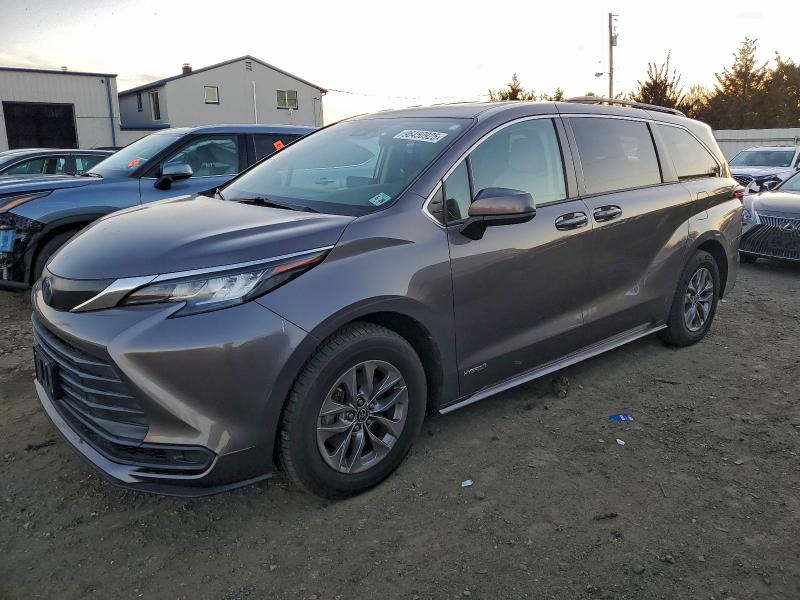 2021 TOYOTA SIENNA — VIN 5TDKSKFC0MS026956