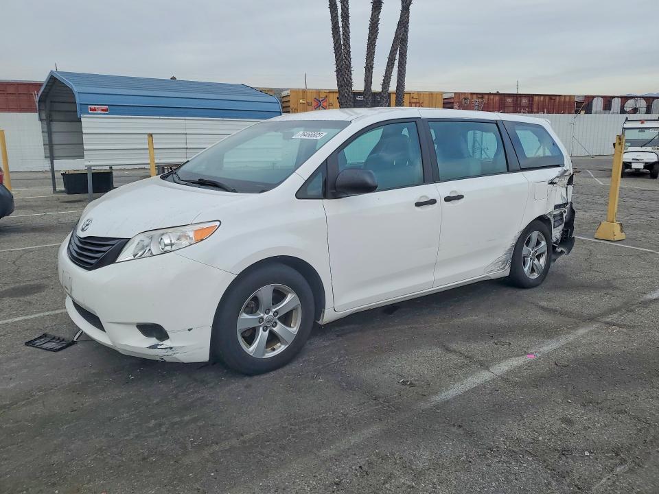 2016 TOYOTA SIENNA — VIN 5TDZK3DC6GS709014