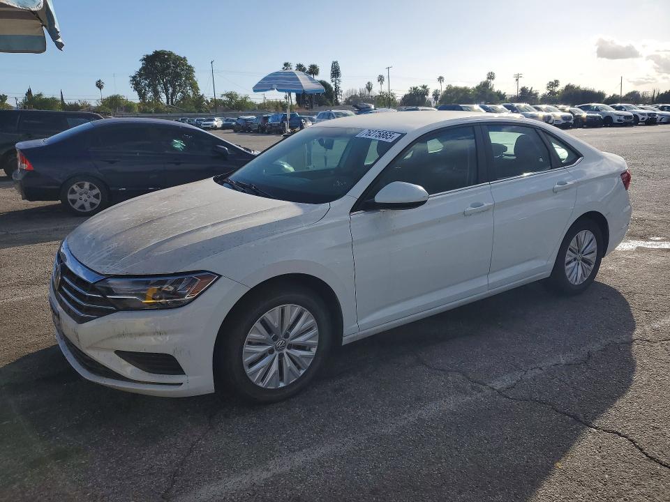 2019 VOLKSWAGEN JETTA — VIN 3VWC57BUXKM018137