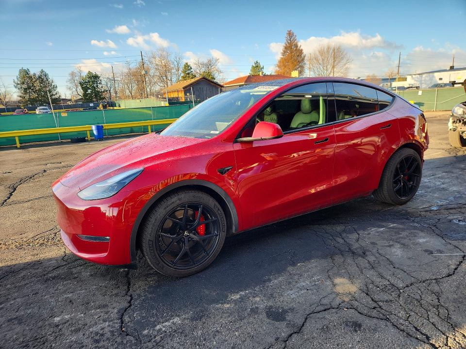 2022 TESLA MODEL Y — VIN 7SAYGDEF4NF461961