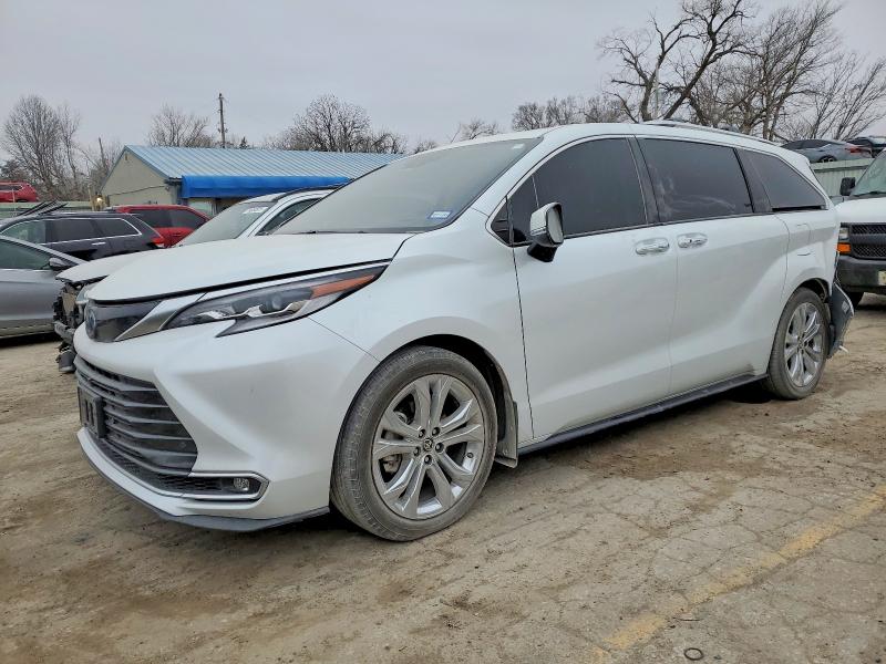 2022 TOYOTA SIENNA — VIN 5TDERKEC9NS109605