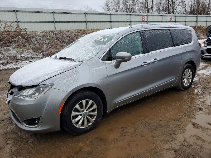 2019 CHRYSLER PACIFICA T — VIN 2C4RC1BG9KR560073