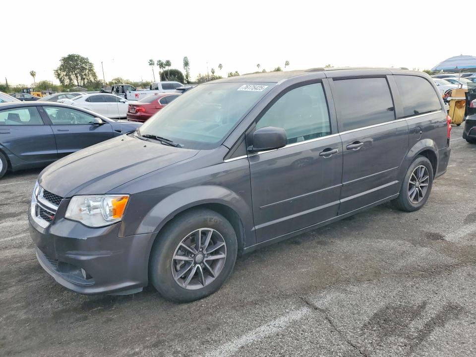 2017 DODGE GRAND CARAVAN — VIN 2C4RDGCG6HR765535
