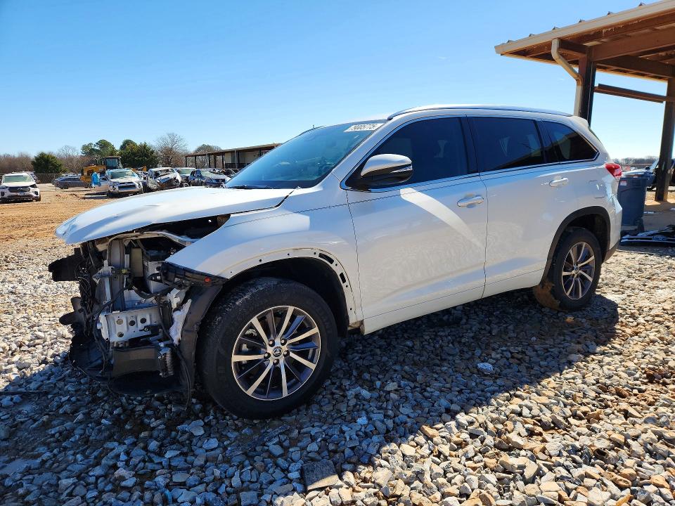 2017 TOYOTA HIGHLANDER — VIN 5TDKZRFHXHS213028