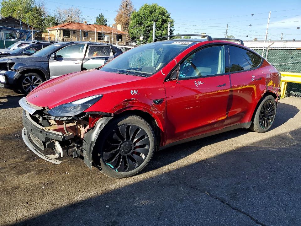 2022 TESLA MODEL Y — VIN 7SAYGDEF6NF523988