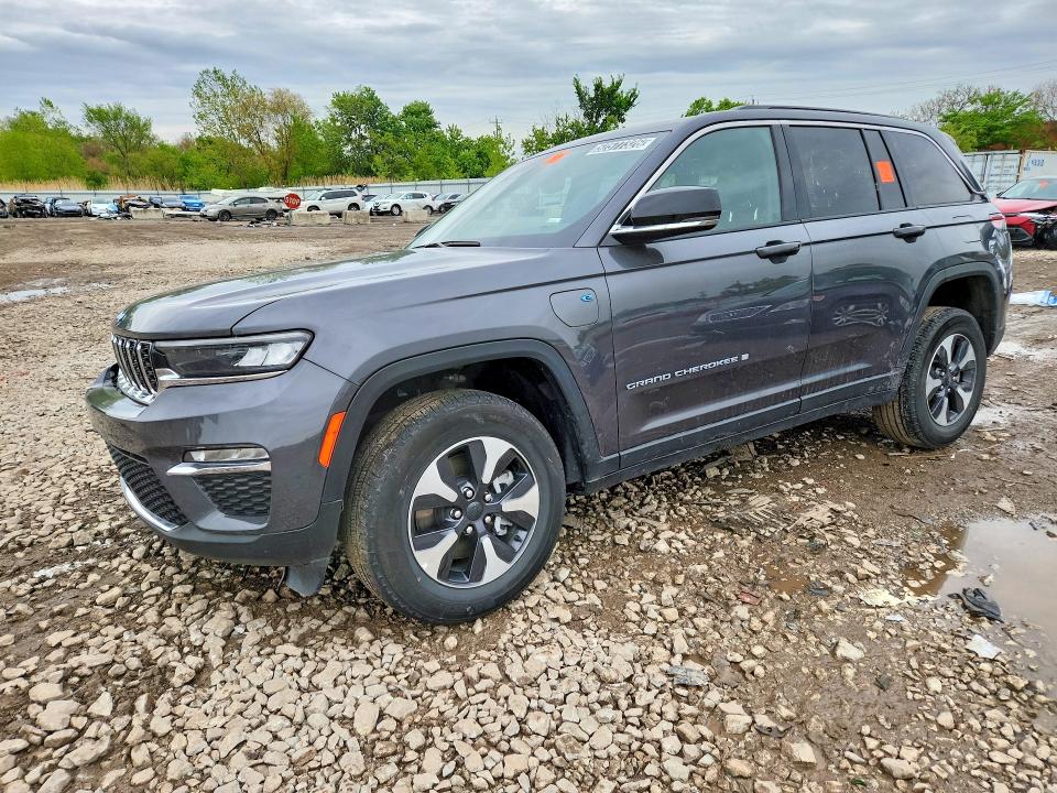 2024 JEEP GRAND CHEROKEE — VIN 1C4RJYB60R8518337