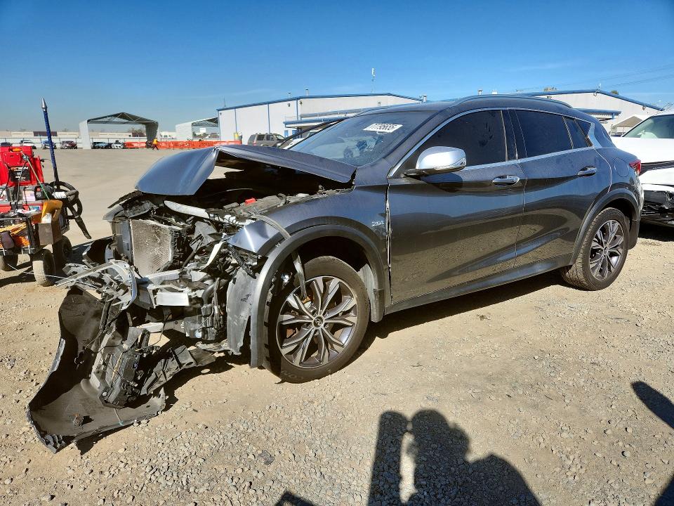 2017 INFINITI QX30 — VIN SJKCH5CR5HA034385