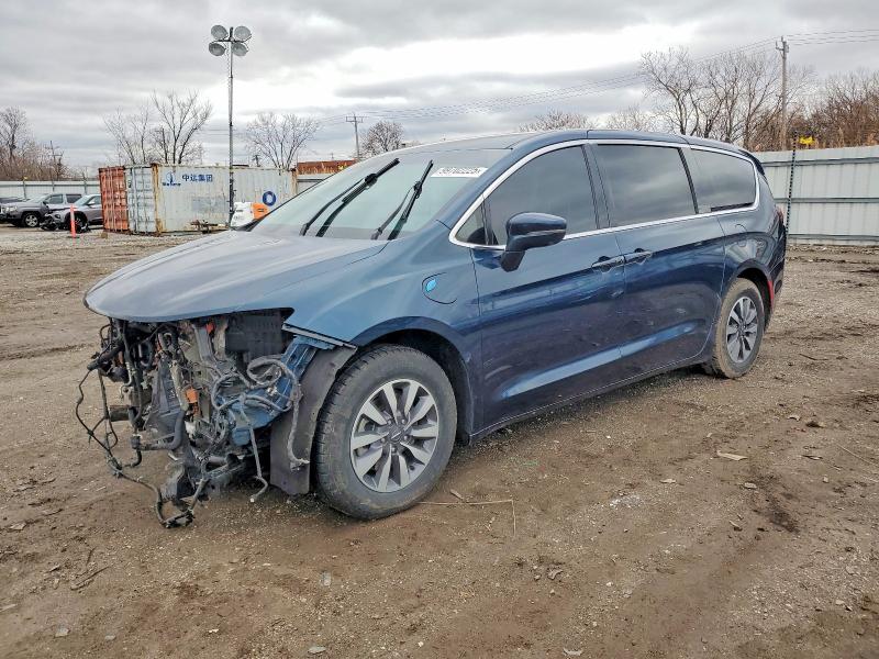2022 CHRYSLER PACIFICA — VIN 2C4RC1L74NR121205