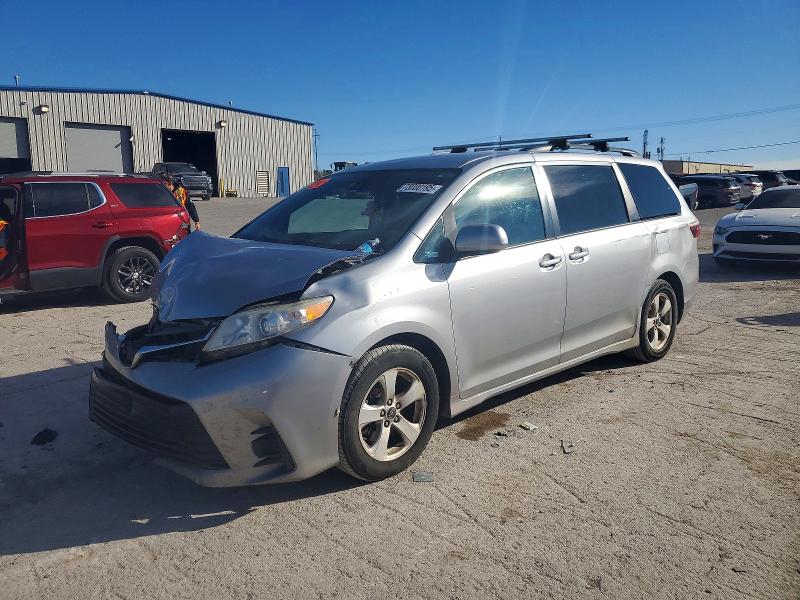 2018 TOYOTA SIENNA — VIN 5TDKZ3DC3JS909479
