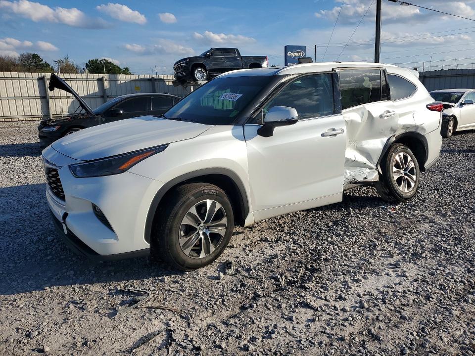 2022 TOYOTA HIGHLANDER HYBRID — VIN 5TDGARAH7NS511701