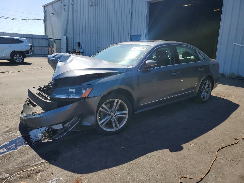 2015 VOLKSWAGEN PASSAT — VIN 1VWCT7A35FC122539