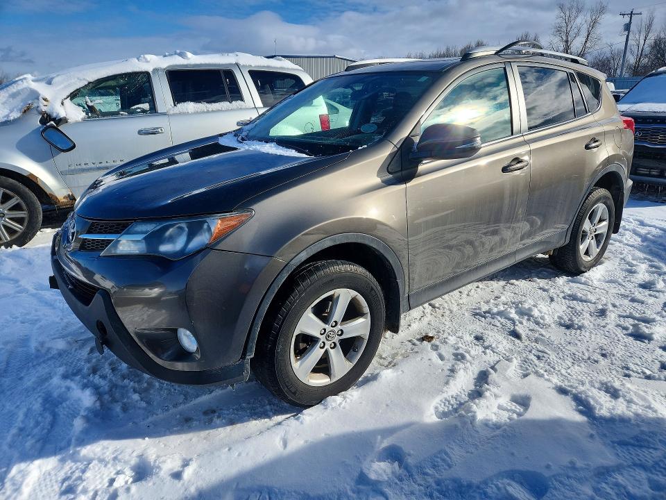 2015 TOYOTA RAV4 XLE — VIN 2T3RFREV6FW237840