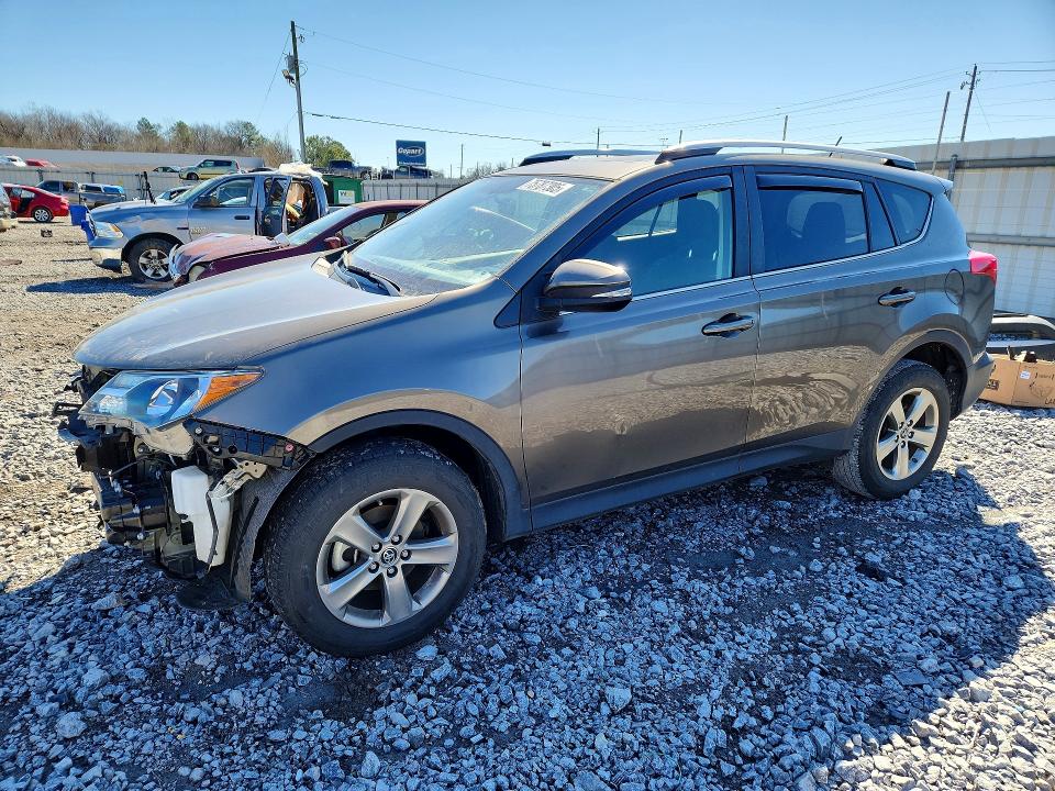 2015 TOYOTA RAV4 XLE — VIN JTMWFREV8FD052561