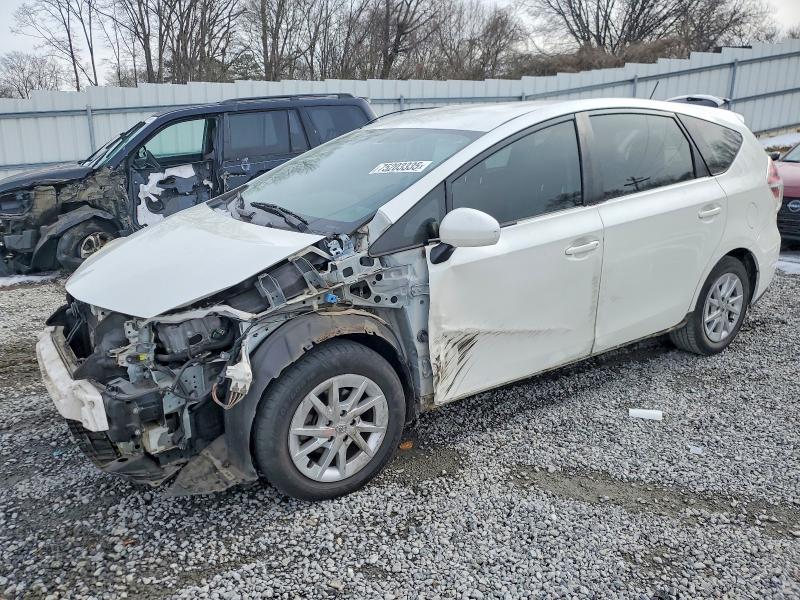 2015 TOYOTA PRIUS V — VIN JTDZN3EU5FJ038235