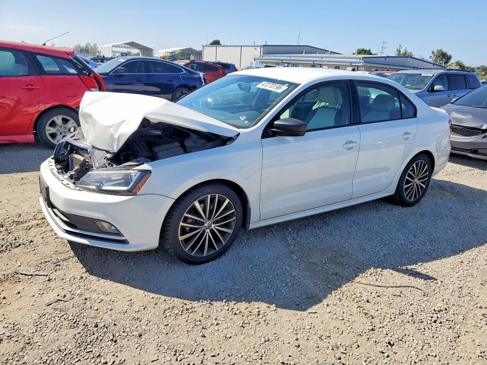 2016 VOLKSWAGEN JETTA — VIN 3VWD17AJ1GM342124