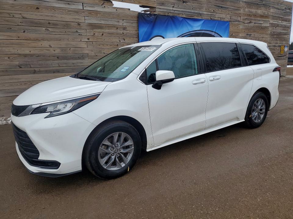 2022 TOYOTA SIENNA — VIN 5TDKRKEC1NS106605