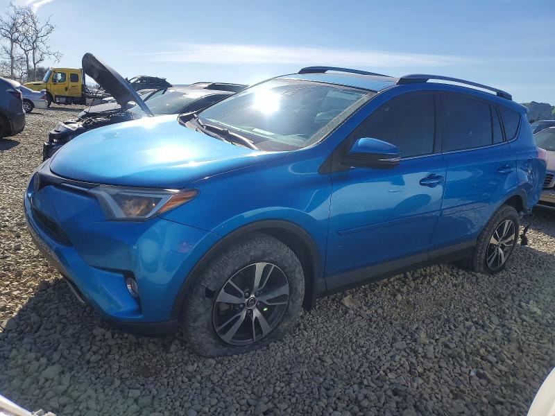 2017 TOYOTA RAV4 XLE — VIN JTMWFREV0HD095231