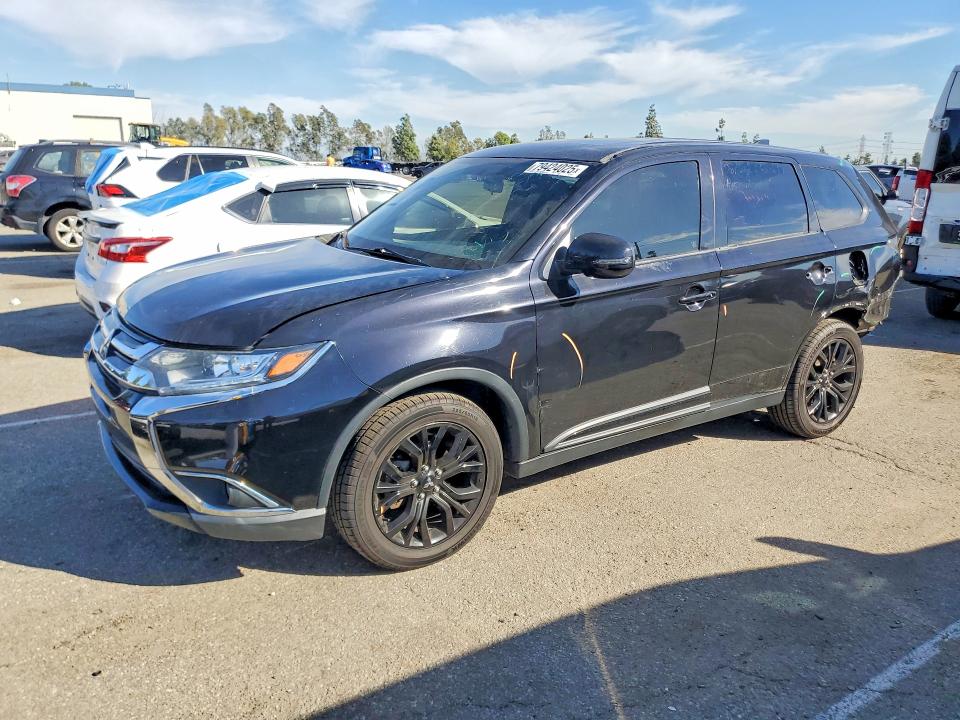 2018 MITSUBISHI OUTLANDER — VIN JA4AD3A38JZ060487