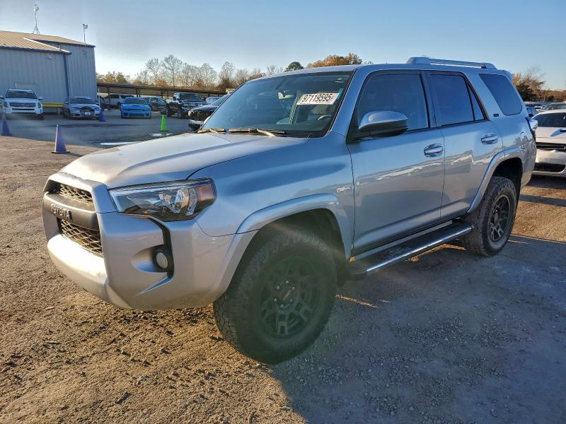 2016 TOYOTA 4RUNNER SR — VIN JTEBU5JR5G5381991