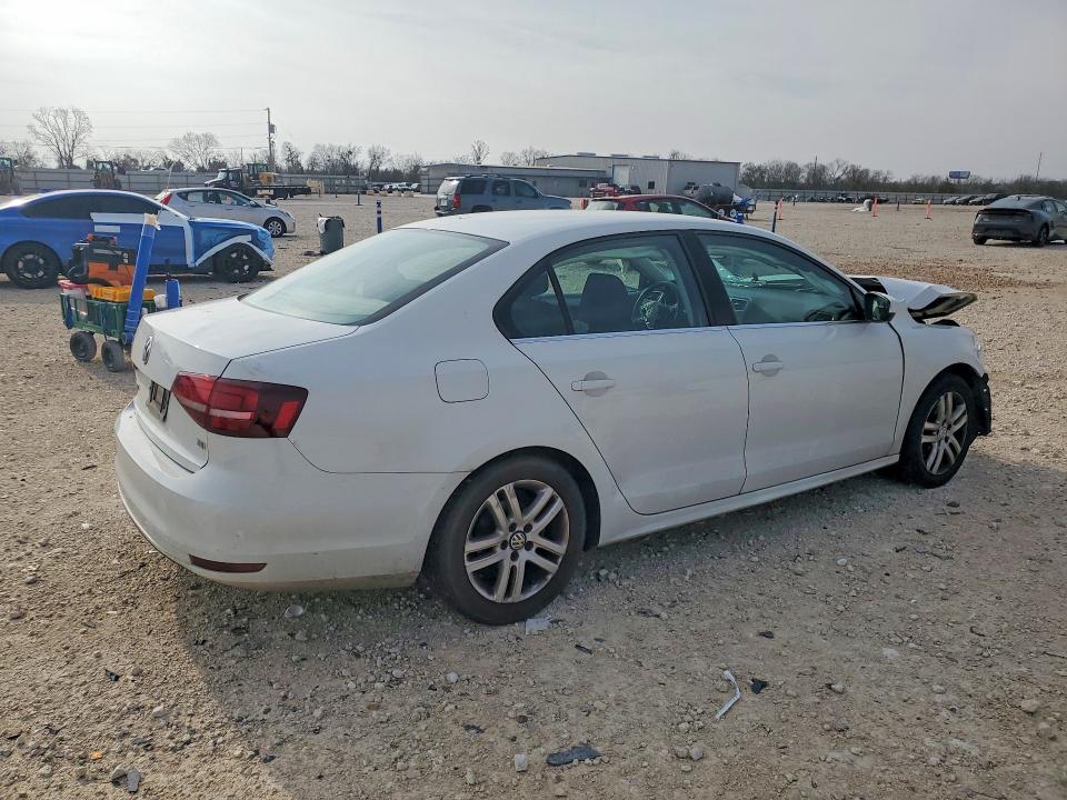 3VW2B7AJ7HM345065
