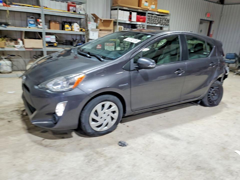 2015 TOYOTA PRIUS C — VIN JTDKDTB32F1114753