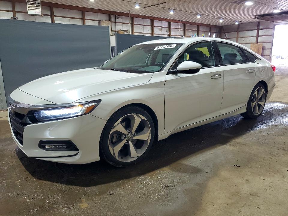 2018 HONDA ACCORD — VIN 1HGCV1F90JA109582