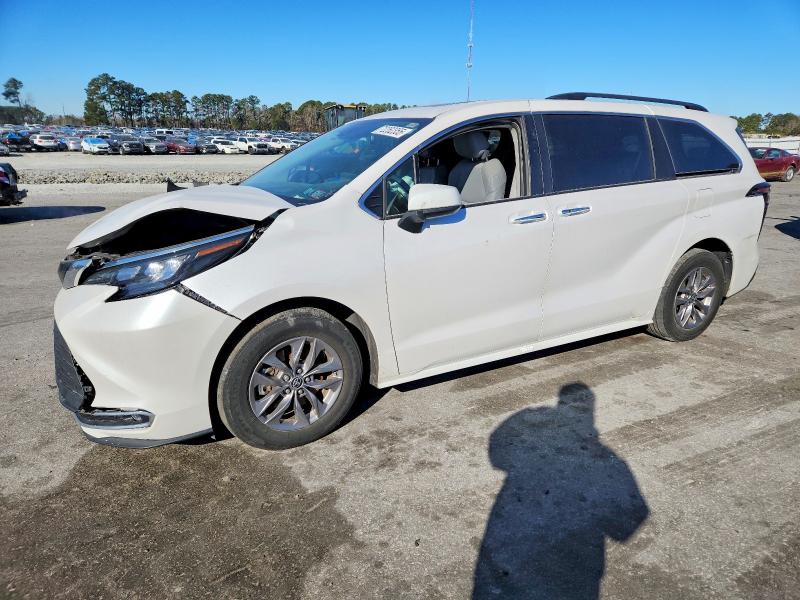 2024 TOYOTA SIENNA — VIN 5TDYSKFC3RS123876