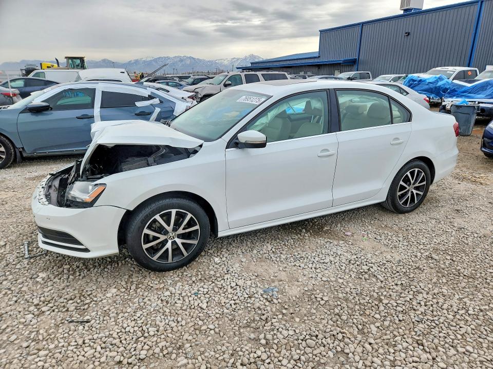 2017 VOLKSWAGEN JETTA — VIN 3VWDB7AJ8HM364393