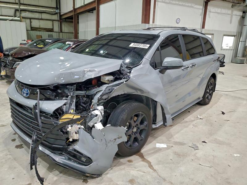 2025 TOYOTA SIENNA XSE — VIN 5TDCSKFC1SS193232