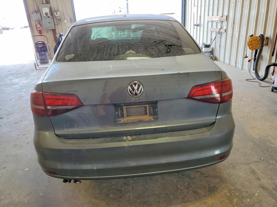 3VW2B7AJ3JM223955