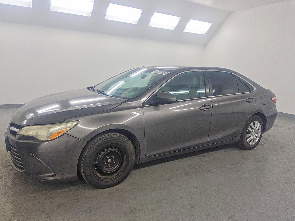 2016 TOYOTA CAMRY — VIN 4T4BF1FK9GR520286
