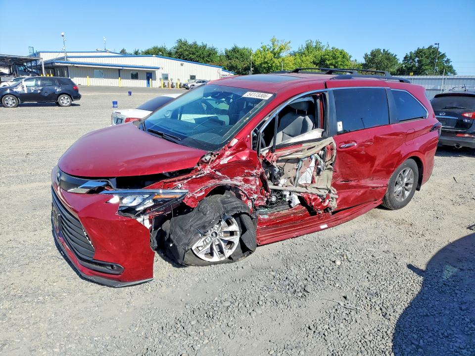 2025 TOYOTA SIENNA — VIN 5TDJRKEC3SS228681