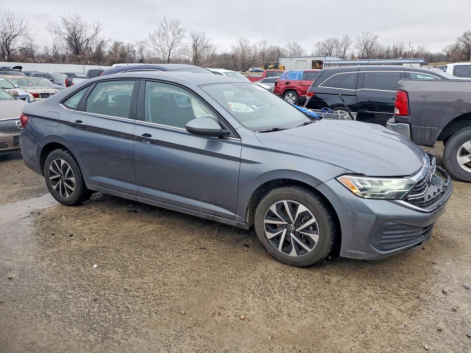 3VW5M7BU3RM061028