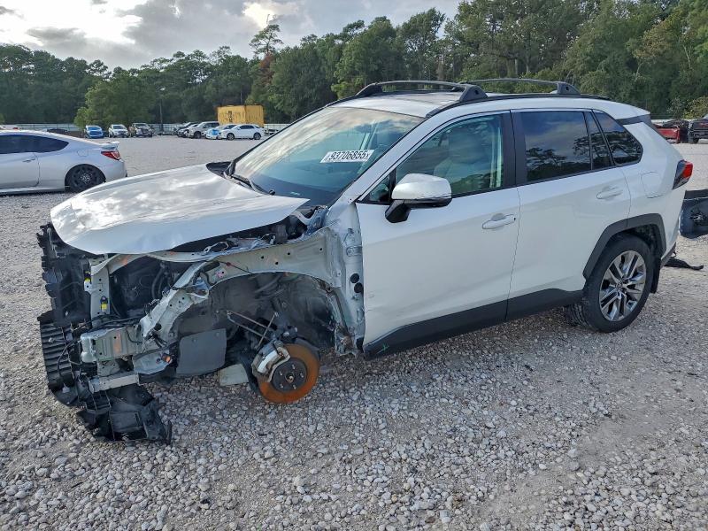 2024 TOYOTA RAV4 XLE P — VIN 2T3C1RFVXRW302504