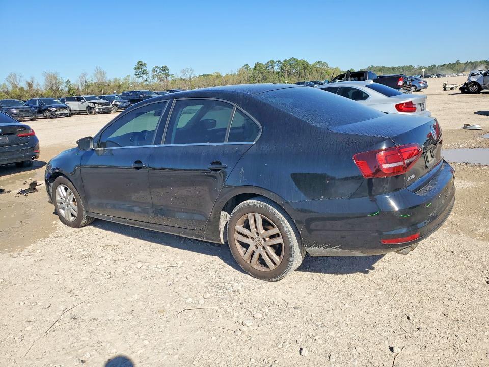3VW2B7AJ4HM247823