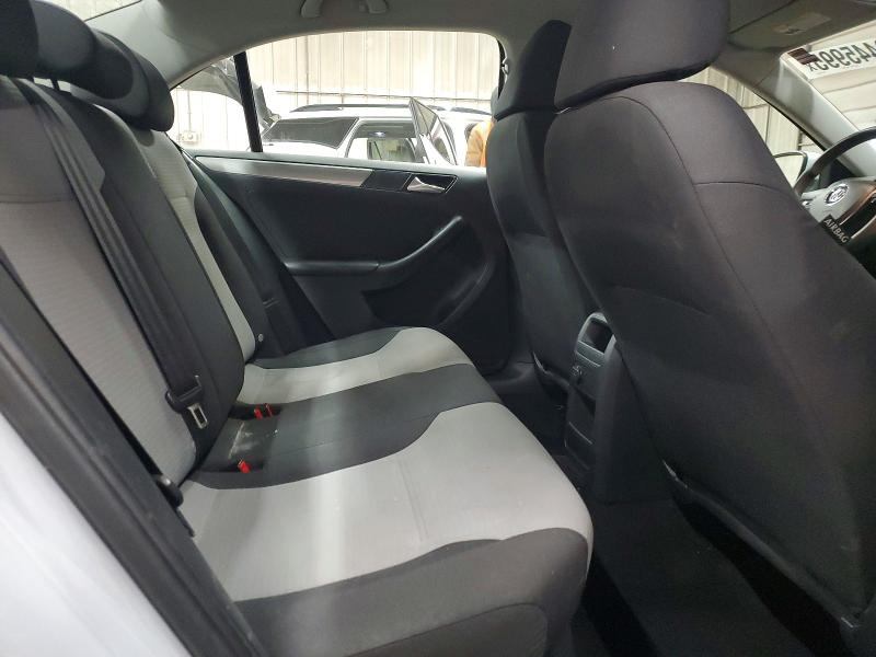 3VW2B7AJ5HM317121