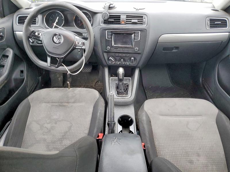 3VW2B7AJ3JM262674