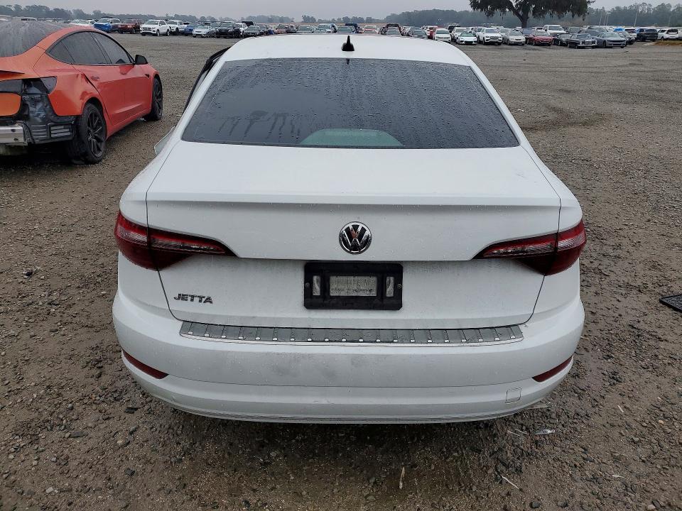 3VWC57BUXMM084268
