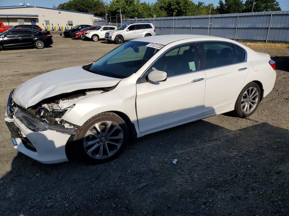 2015 HONDA ACCORD — VIN 1HGCR2F52FA131873