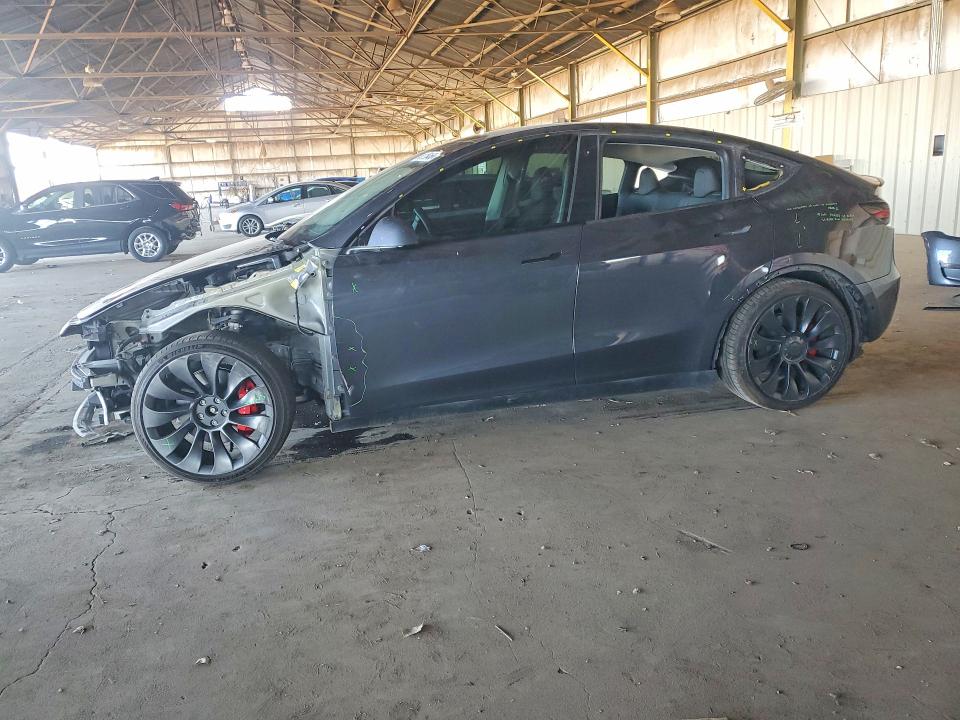 2022 TESLA MODEL Y — VIN 7SAYGDEF9NF341735