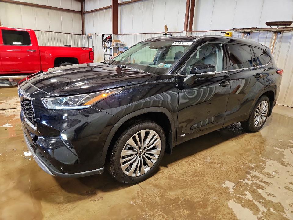 2026 TOYOTA HIGHLANDER HYBRID — VIN 5TDEBRCH4TS700434