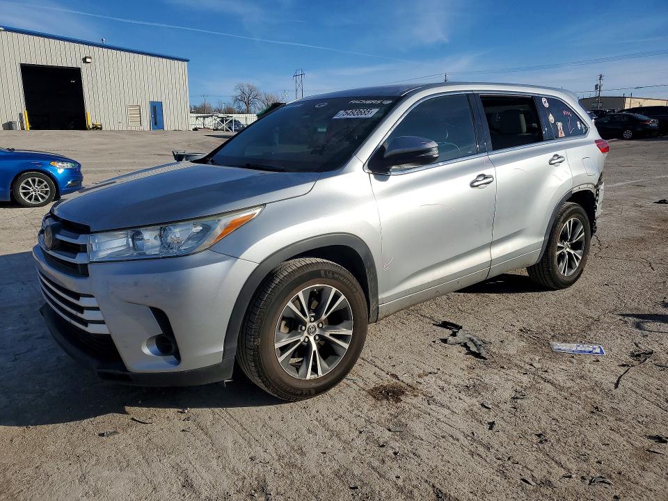 2017 TOYOTA HIGHLANDER — VIN 5TDZARFH7HS032460